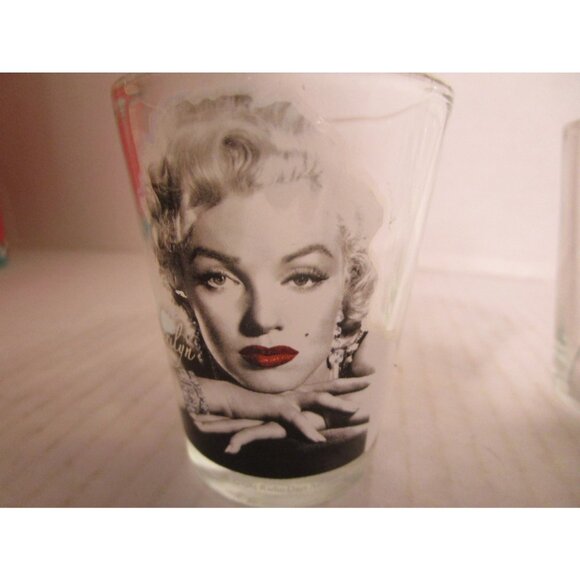 Marilyn Monroe Image 2.5" Shot Glasses Set of 4 Different Poses - Picture 4 of 7